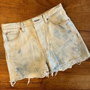 Levi' Premium Ribcage Straight Whitewashed Denim Frayed Shorts / 31